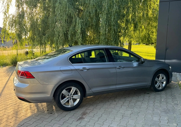 Volkswagen Passat cena 74700 przebieg: 117300, rok produkcji 2020 z Wodzisław Śląski małe 704